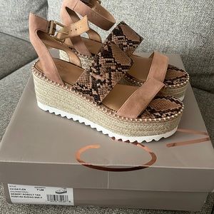 Women’s Crown Vintage Platform Heel